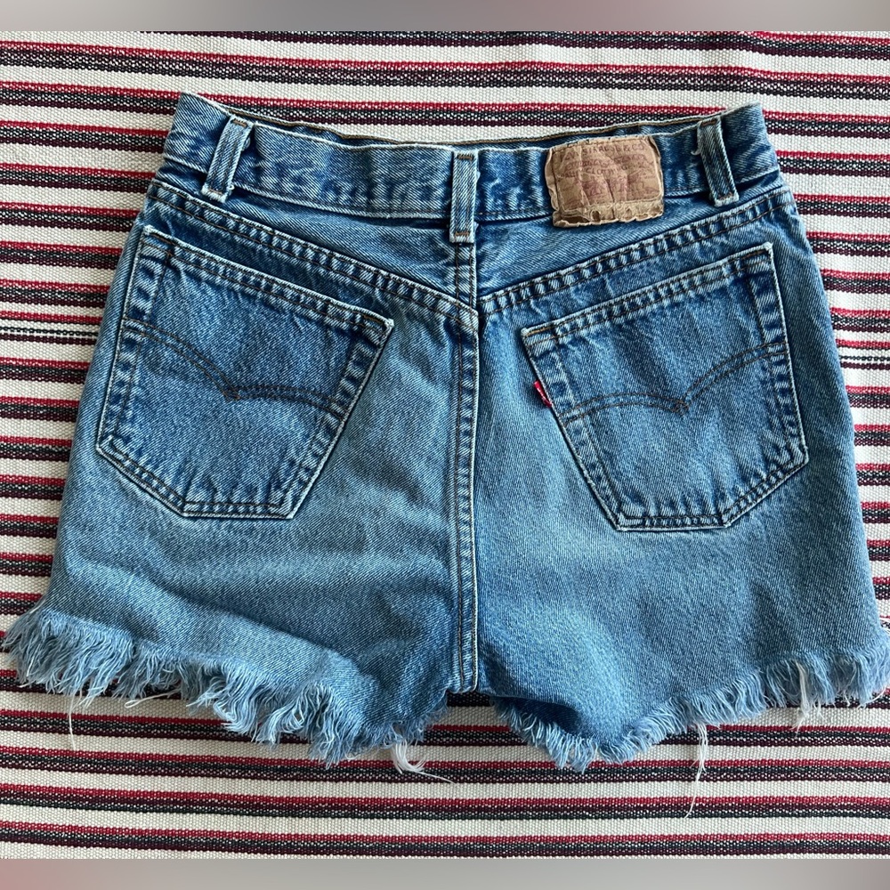 Authentic Vintage 90s Levi’s 501 High Rise Denim Cut-Off Jean Shorts 25/26